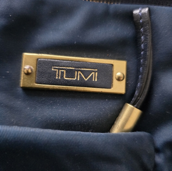 Tumi Blue Sumatra Messenger Bag with Adjustable Strap and Durable Fabric - Picture 3 of 13